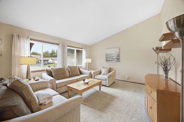 11315 W River Hills Drive, Burnsville, MN 55337