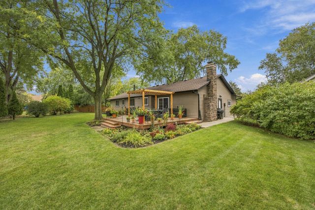 11315 W River Hills Drive, Burnsville, MN 55337