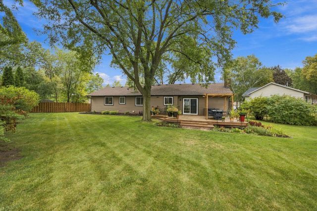 11315 W River Hills Drive, Burnsville, MN 55337