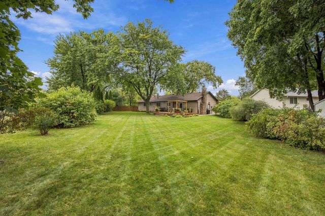 11315 W River Hills Drive, Burnsville, MN 55337