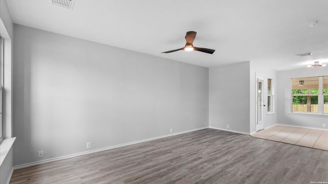 4113 BROOK HOLLOW DR, Schertz, TX 78154