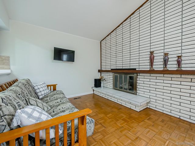 36268 Jeffrey Drive, Sterling Heights, MI 48310