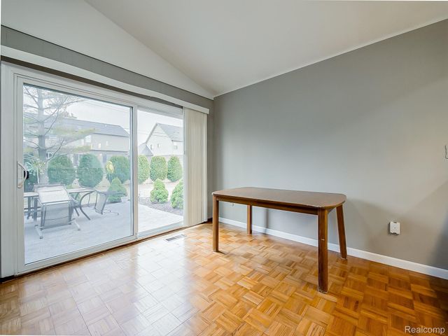 36268 Jeffrey Drive, Sterling Heights, MI 48310