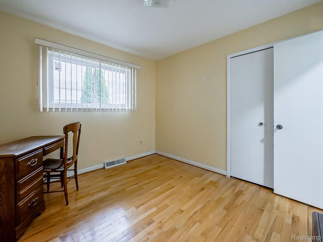 36268 Jeffrey Drive, Sterling Heights, MI 48310