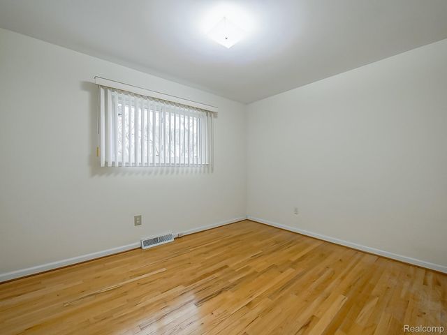 36268 Jeffrey Drive, Sterling Heights, MI 48310