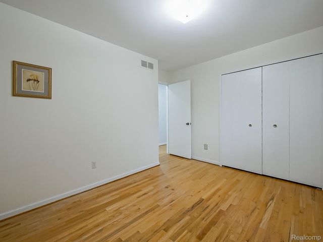 36268 Jeffrey Drive, Sterling Heights, MI 48310