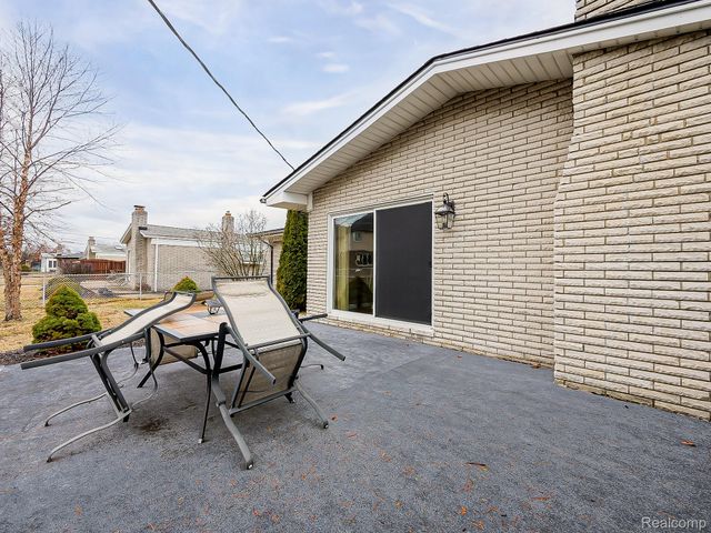 36268 Jeffrey Drive, Sterling Heights, MI 48310