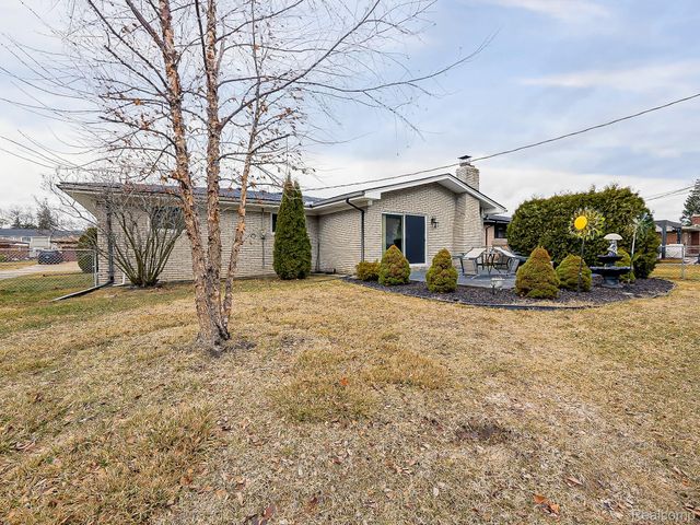 36268 Jeffrey Drive, Sterling Heights, MI 48310