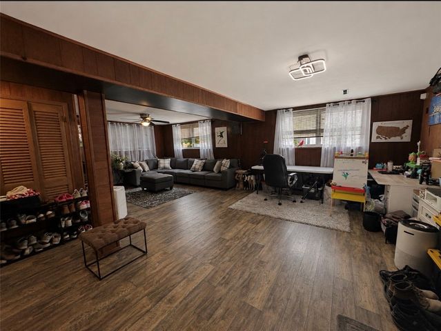 807 E Fairmont Avenue, New Castle, PA 16105