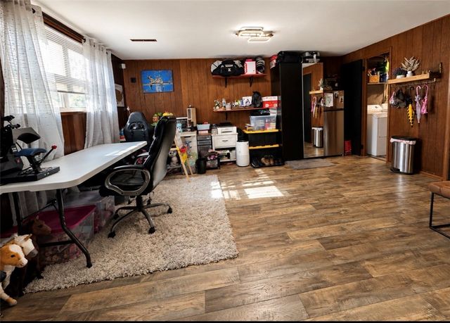 807 E Fairmont Avenue, New Castle, PA 16105
