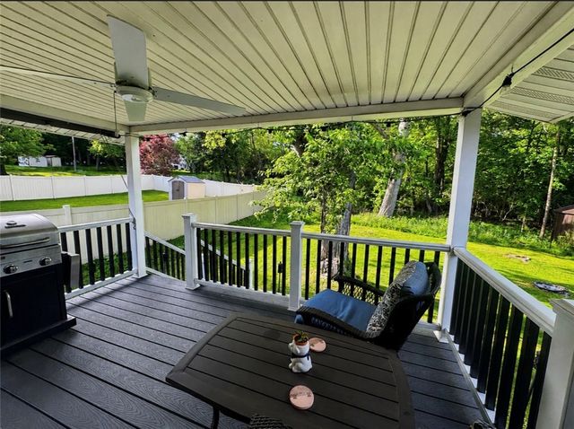 807 E Fairmont Avenue, New Castle, PA 16105