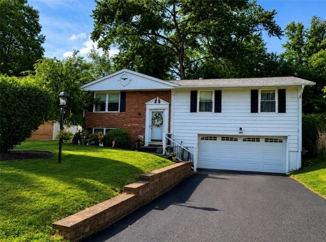 807 E Fairmont Avenue, New Castle, PA 16105