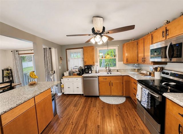 807 E Fairmont Avenue, New Castle, PA 16105