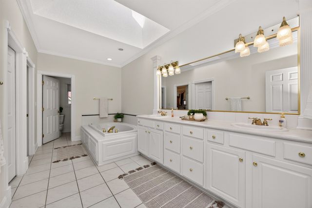 1925 SE Hawthorne Ridge Drive, Waukee, IA 50263