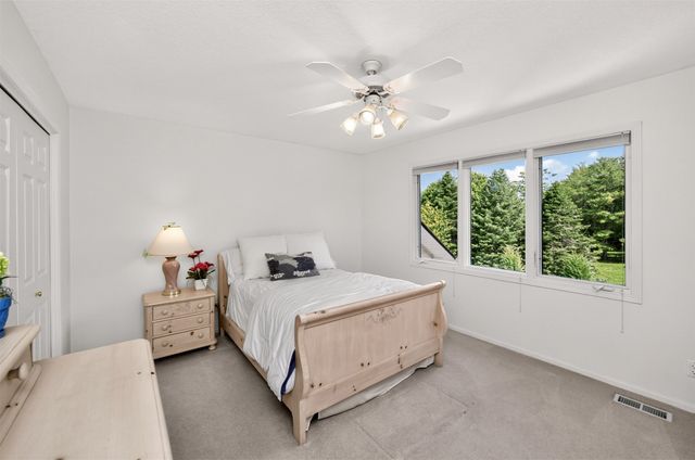 1925 SE Hawthorne Ridge Drive, Waukee, IA 50263