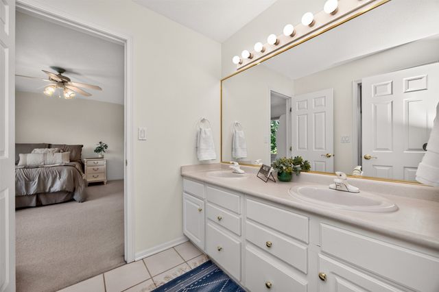 1925 SE Hawthorne Ridge Drive, Waukee, IA 50263