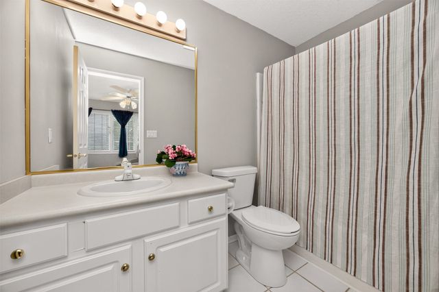 1925 SE Hawthorne Ridge Drive, Waukee, IA 50263