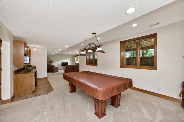 1925 SE Hawthorne Ridge Drive, Waukee, IA 50263