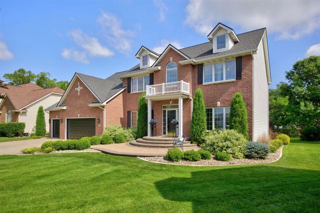 1925 SE Hawthorne Ridge Drive, Waukee, IA 50263