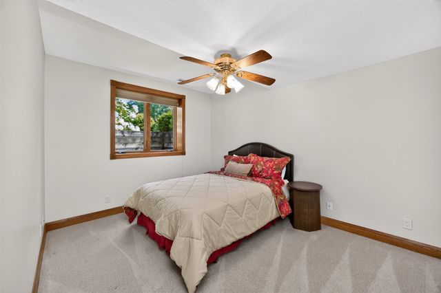 1925 SE Hawthorne Ridge Drive, Waukee, IA 50263