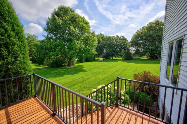 1925 SE Hawthorne Ridge Drive, Waukee, IA 50263