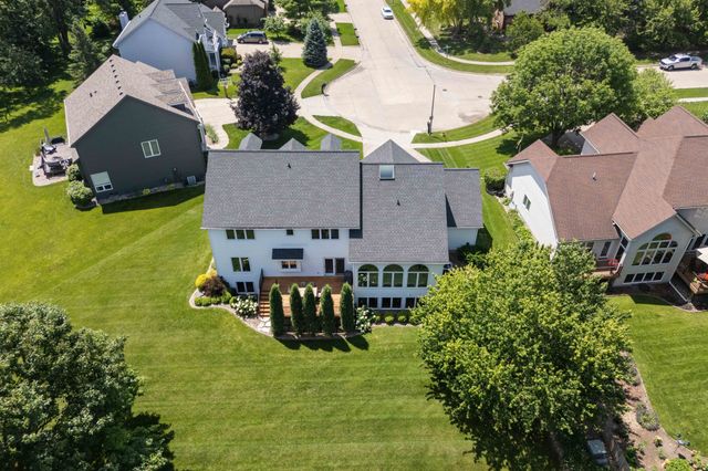 1925 SE Hawthorne Ridge Drive, Waukee, IA 50263