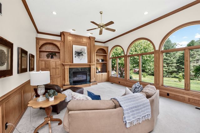 1925 SE Hawthorne Ridge Drive, Waukee, IA 50263