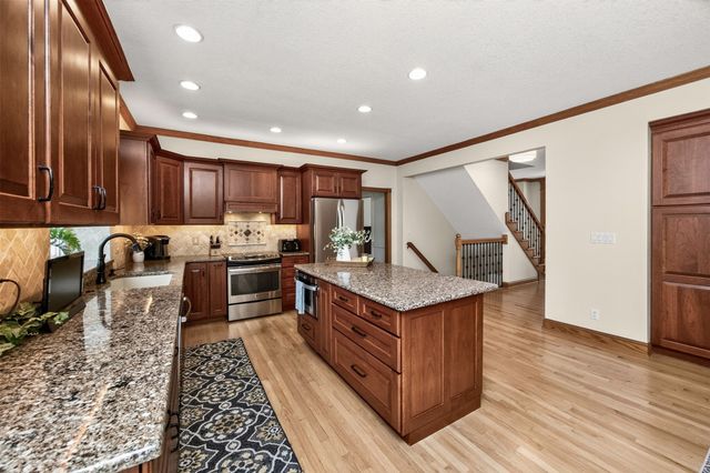 1925 SE Hawthorne Ridge Drive, Waukee, IA 50263