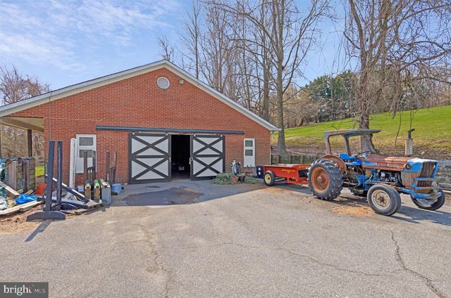 6300 TOWN POINT RD, Tracys Landing, MD 20779