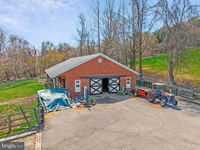 6300 TOWN POINT RD, Tracys Landing, MD 20779