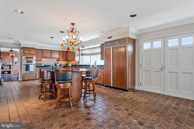 6300 TOWN POINT RD, Tracys Landing, MD 20779