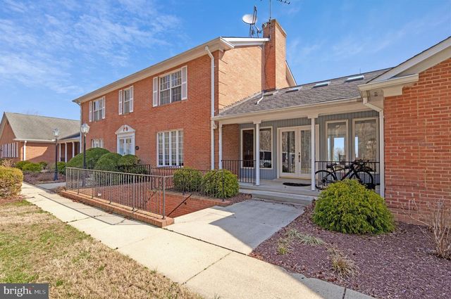 6300 TOWN POINT RD, Tracys Landing, MD 20779