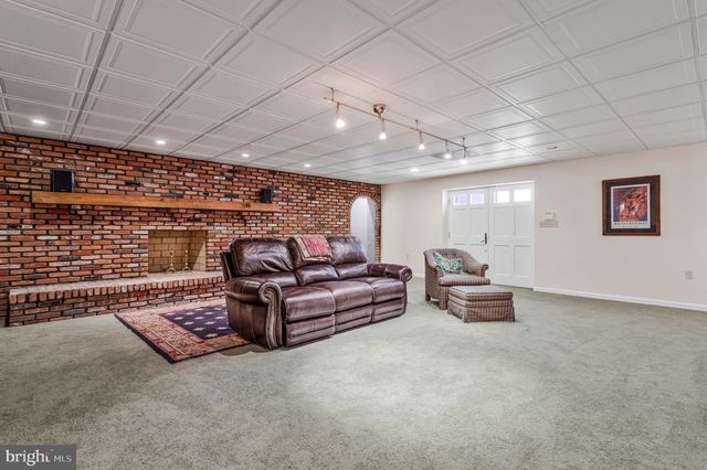 6300 TOWN POINT RD, Tracys Landing, MD 20779