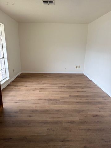 101 Duke St E, Portland, TX 78374