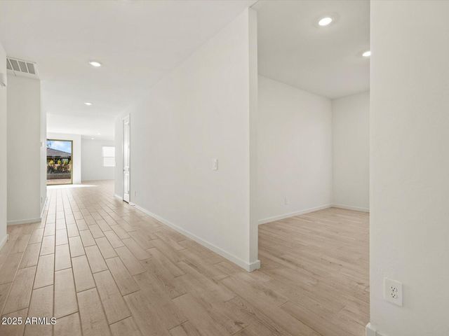 15995 W PRICKLY PEAR Trail, Surprise, AZ 85387