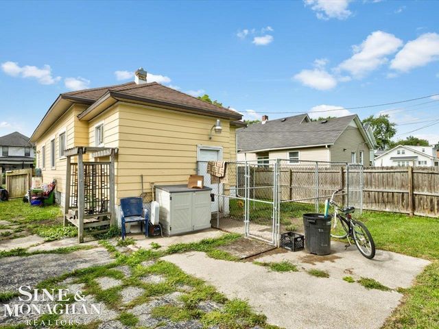 1219 White St Street, Port Huron, MI 48060
