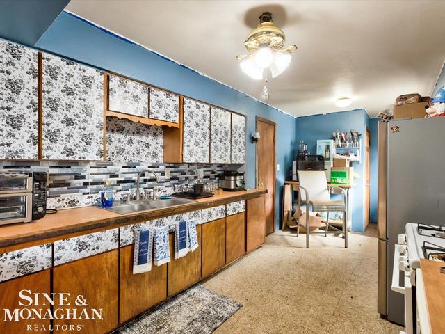 1219 White St Street, Port Huron, MI 48060