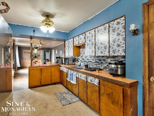 1219 White St Street, Port Huron, MI 48060