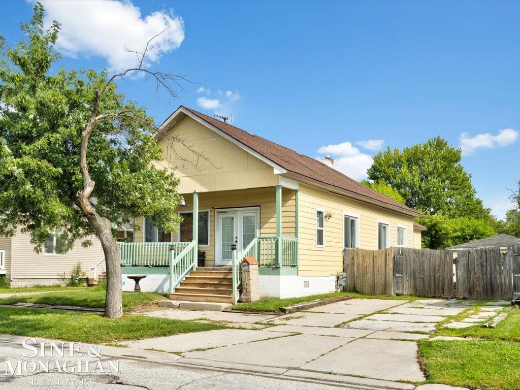 1219 White St Street, Port Huron, MI 48060