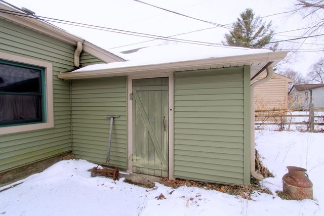 104 Columbine Street, Crystal Lake, IL 60014