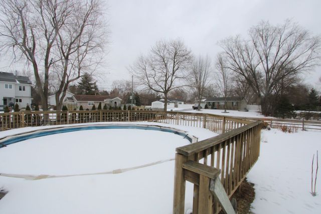 104 Columbine Street, Crystal Lake, IL 60014