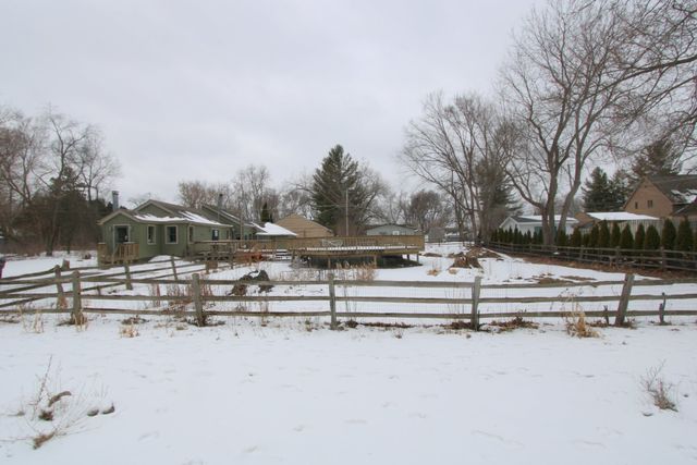 104 Columbine Street, Crystal Lake, IL 60014