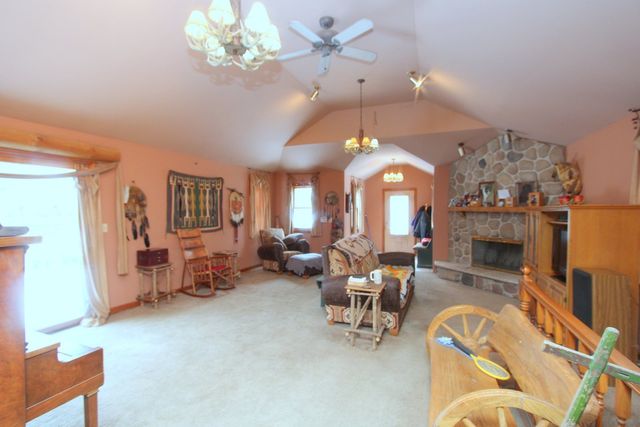 104 Columbine Street, Crystal Lake, IL 60014