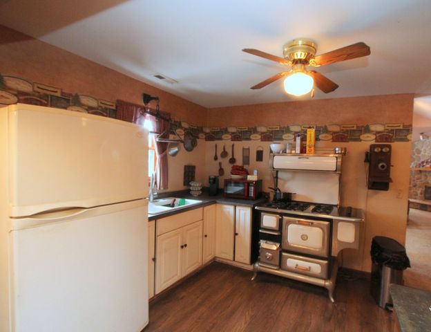 104 Columbine Street, Crystal Lake, IL 60014