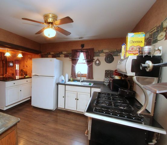 104 Columbine Street, Crystal Lake, IL 60014