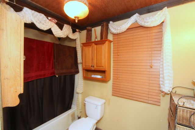 104 Columbine Street, Crystal Lake, IL 60014