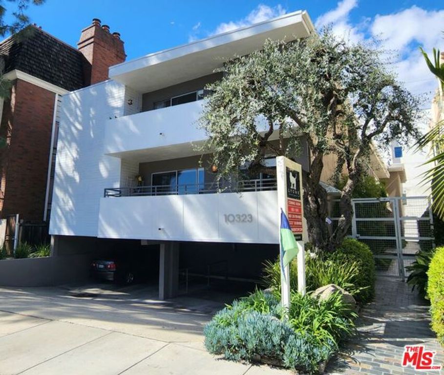 10323 Missouri Avenue, Los Angeles, CA 90025