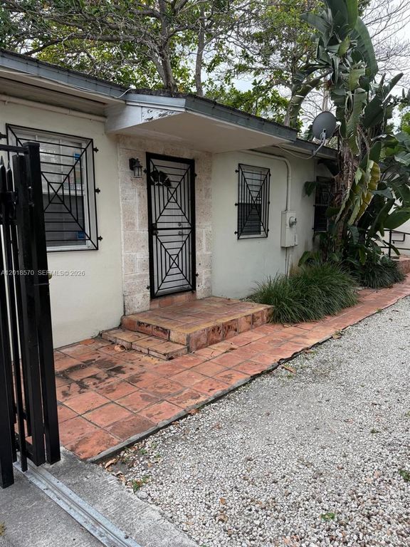 2916 SW 27th Ave 1, Miami, FL 33133