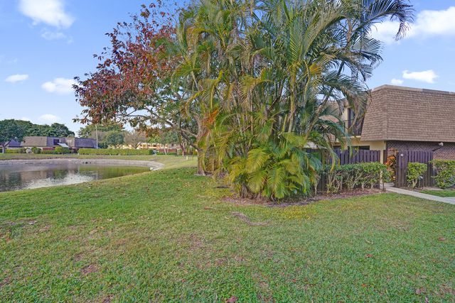 2889 SW 22nd Circle 48a, Delray Beach, FL 33445