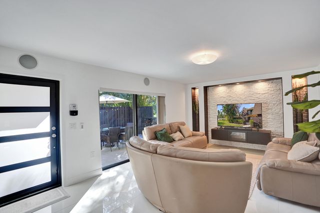 2889 SW 22nd Circle 48a, Delray Beach, FL 33445